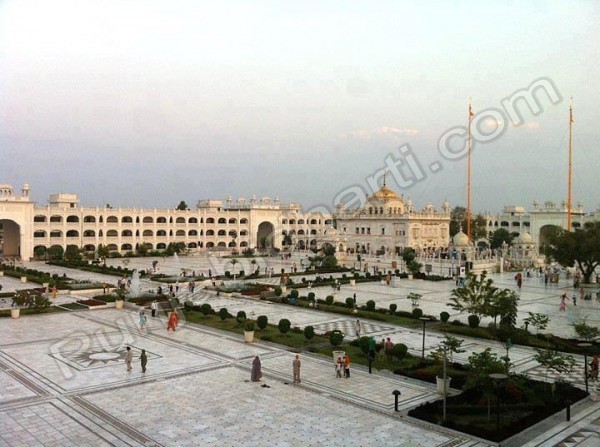 A full view of Takht Sri Hazur Sahib.jpg (98 KB)